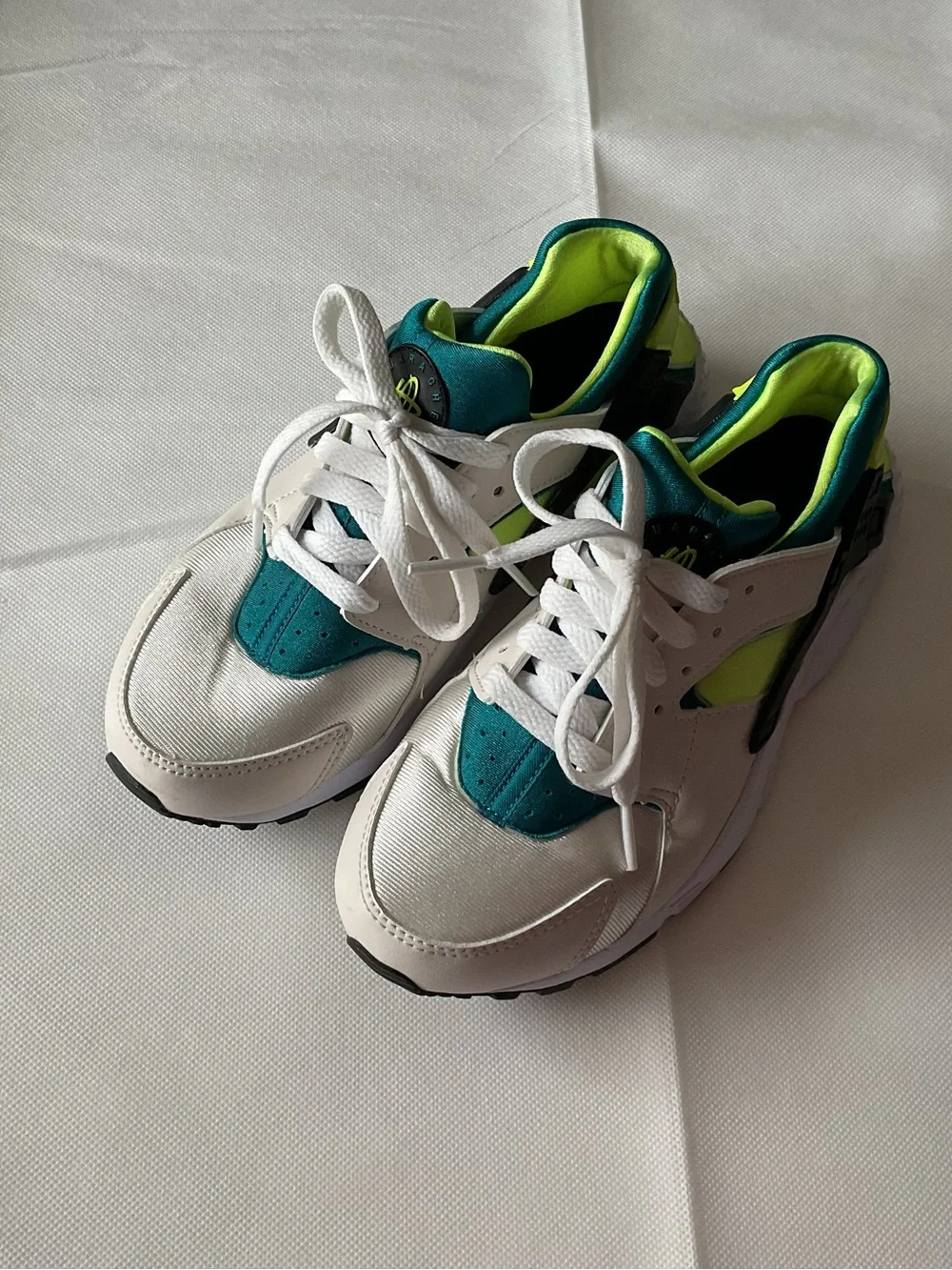 Nike Hurache Sneakers off white with Teal & Neon & Black Accents